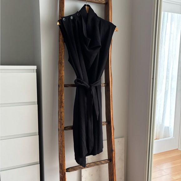 L’Autre Cote GGD Japanese Sleeveless Black Dress / Overlay - Picture 7 of 17